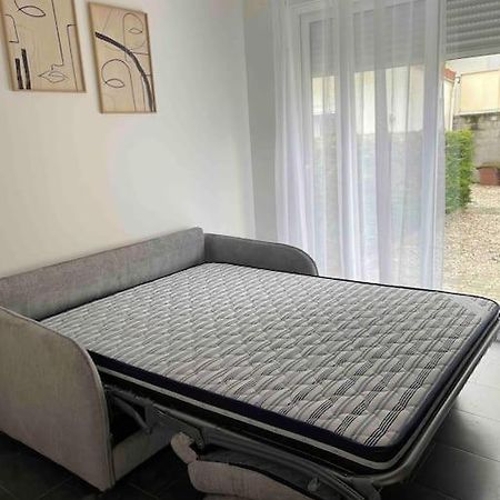 Studio Tout Confort, Au Pied De Toute Commodite, 2 Appartement Créteil Buitenkant foto