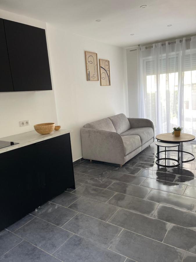 Studio Tout Confort, Au Pied De Toute Commodite, 2 Appartement Créteil Buitenkant foto