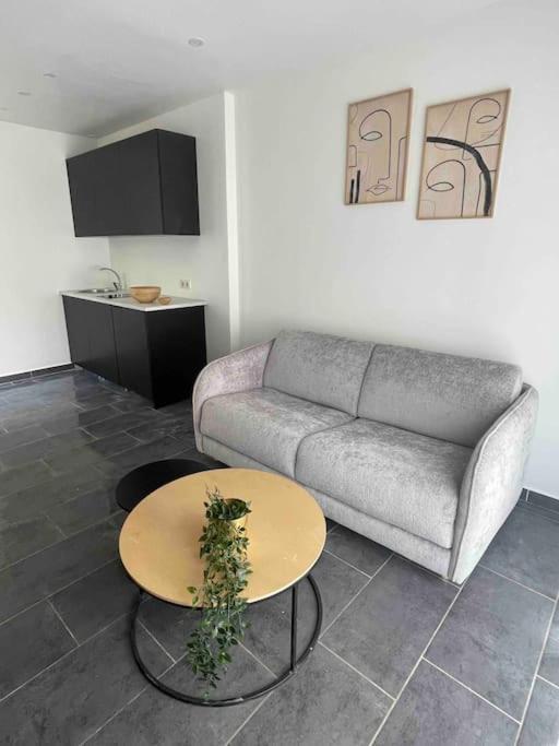 Studio Tout Confort, Au Pied De Toute Commodite, 2 Appartement Créteil Buitenkant foto